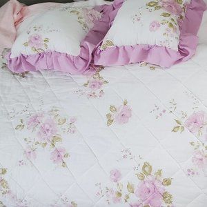 Five Piece Shabby Chic Purple Floral Quilted Twin Bedspread And Pillows